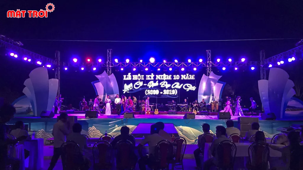 Không gian lễ kỷ niệm diễn ra tại Lăng Cô, vịnh biển nổi tiếng thế giới