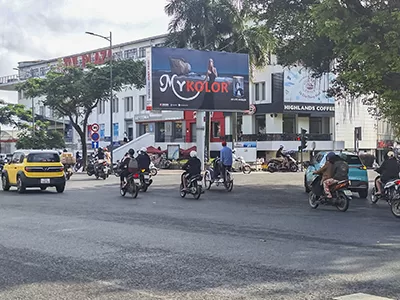 Thuê pano ngoài trời ở chợ tại Huế