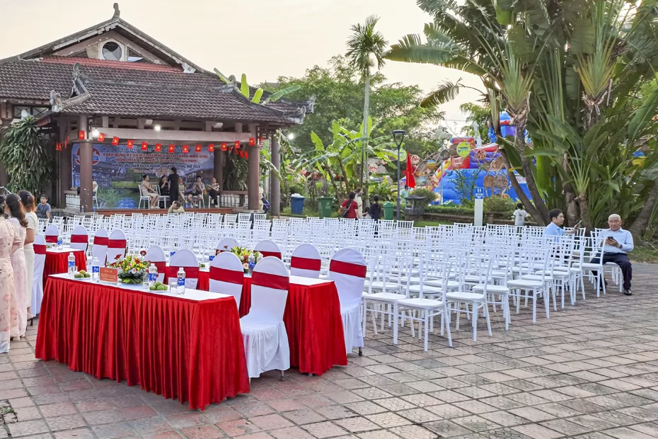 cho thuê bàn ghế sự kiện tại huế