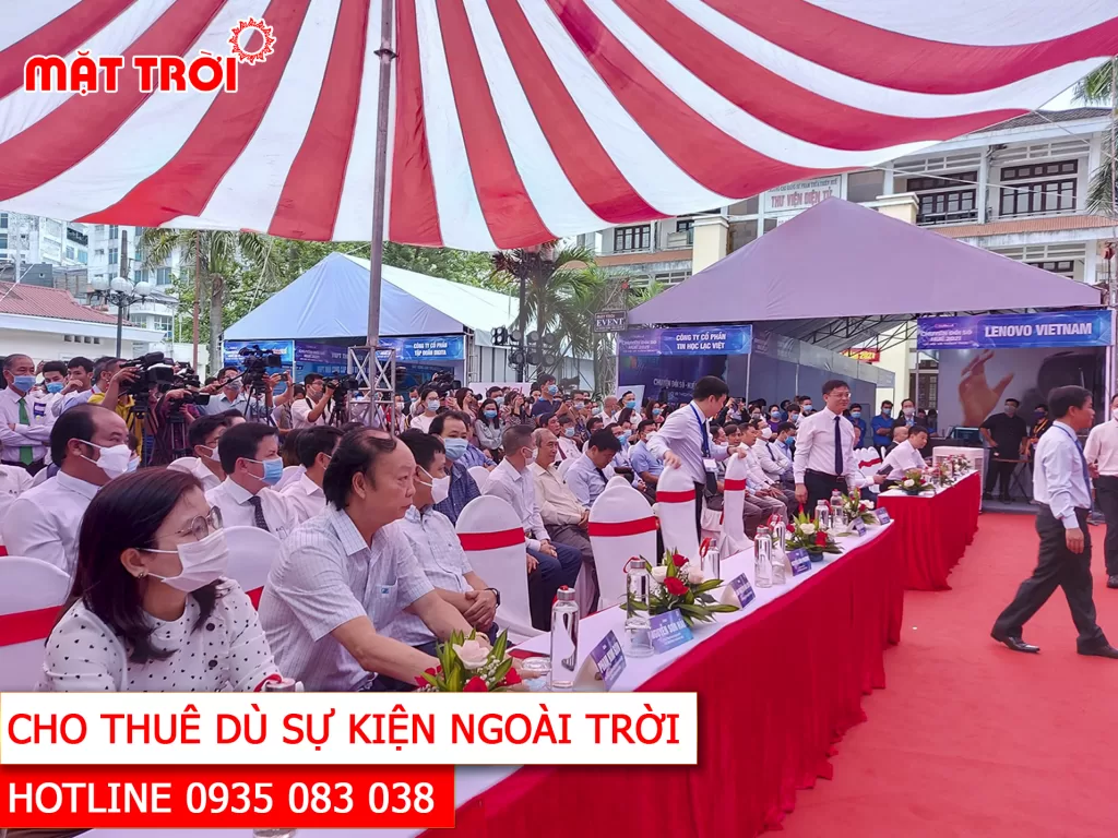 Không gian sự kiện sử dụng dù chính tâm
