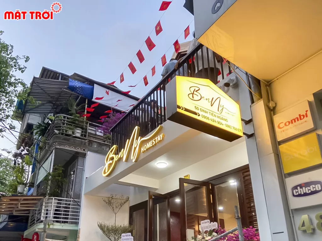 Hộp đèn quảng cáo giúp homstay nổi bật về đêm