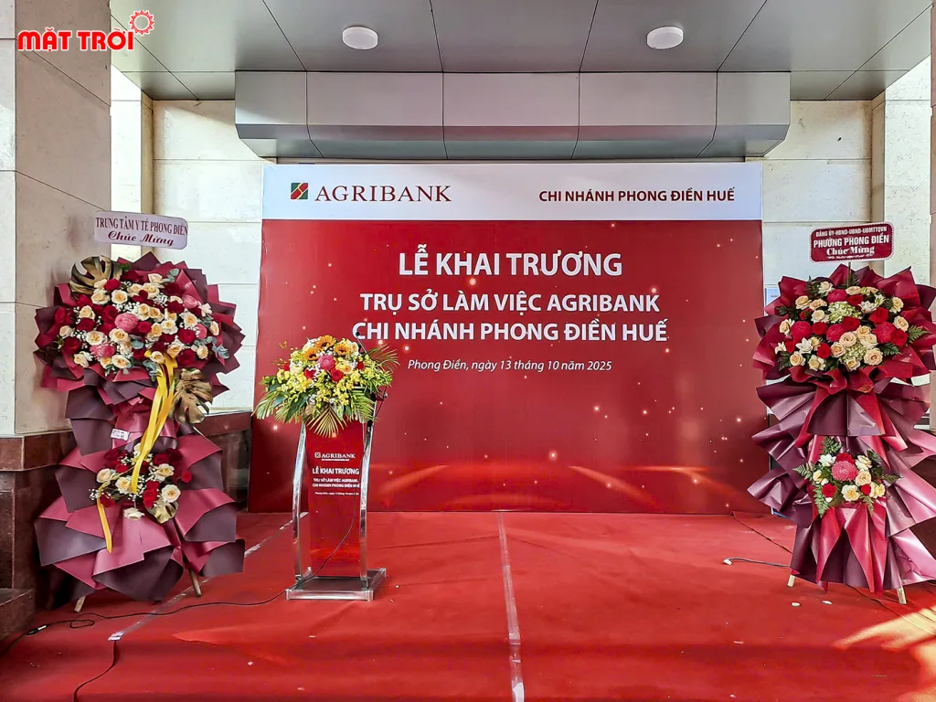 Backdrop và sân khấu chính của sự kiện Khai trương Trụ sở làm việc Agribank chi nhánh Phong Điền Huế