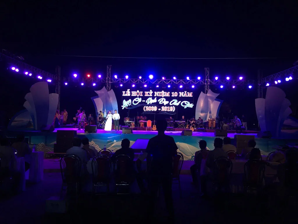 Lễ kỷ niệm Vịnh Lăng Cô do sự kiện Mặt Trời thực hiện