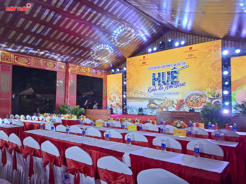 Sân khấu liên hoan ẩm thực Quốc Tế Huế - Kinh đô ẩm thực.