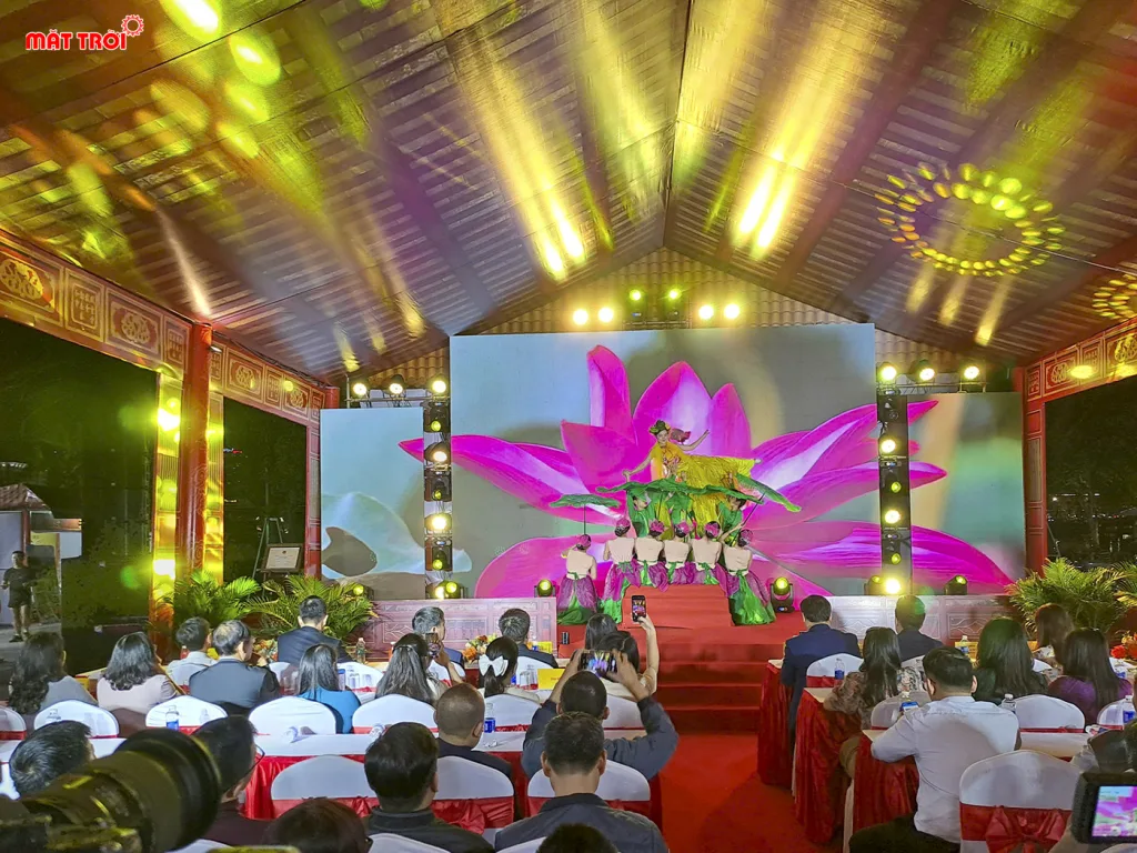 Tiết mục múa chào mừng