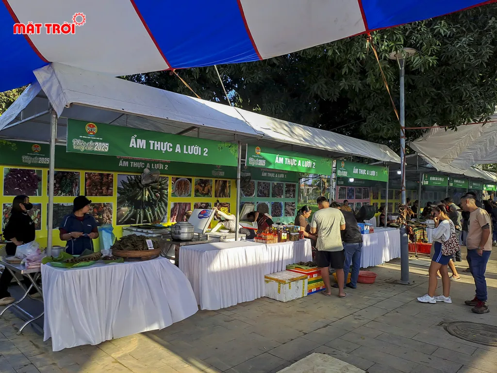 Khu ẩm thực A Lưới mang những hương vị đặc trưng của núi rừng