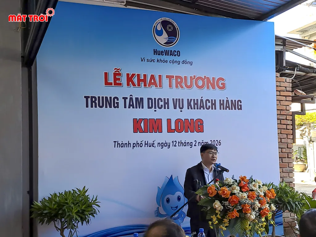 Lãnh đạo HueWACO phát biểu tại lễ khai trương van phòng giao dịch Kim Long