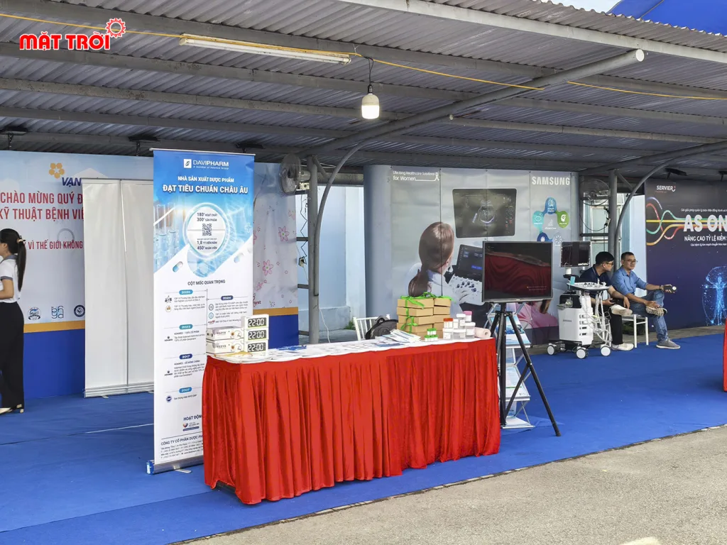 Khu vực trưng bày tại Hội nghị Khoa học Kỹ thuật Bệnh viện Trường ĐH Y Dược Huế 2026