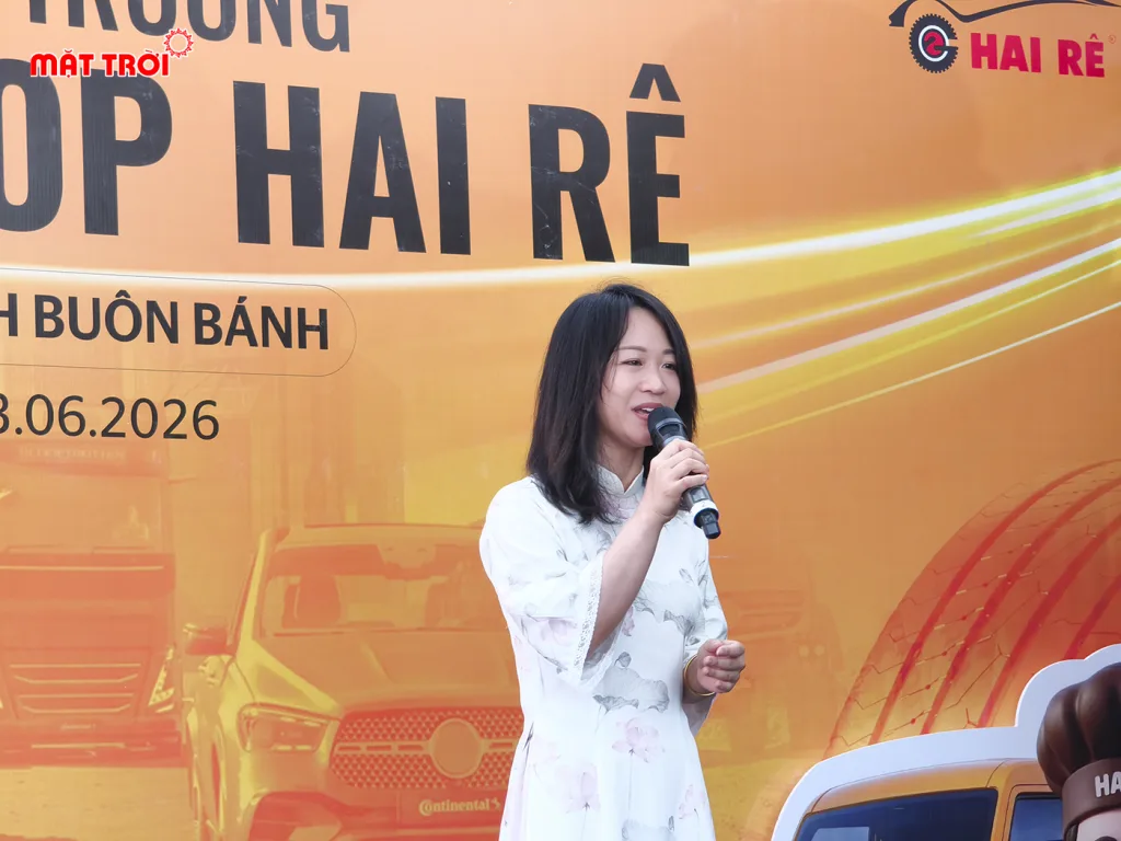 Bà Candy Huang, Quản lý cấp cao về Phát triển kinh doanh, Continental châu Á Thái Bình Dương phát biểu tại lễ khai trương