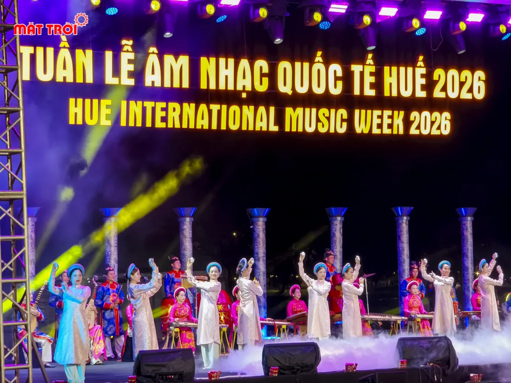 Tiết mục múa dậm chất văn hóa cung đình Huế tại Tuần lễ âm nhạc Quốc Tế Huế 2026